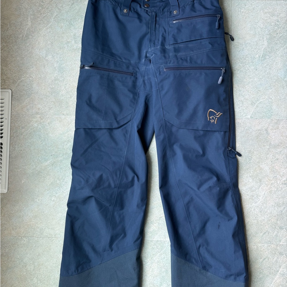 Norrona Lofoten Insulated Gore-Tex Ski Pants - Picture 2 of 9